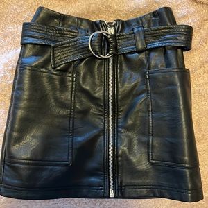 TopShop Faux Leather Skirt size 2/ XS - Silver Hardware with belt detail
